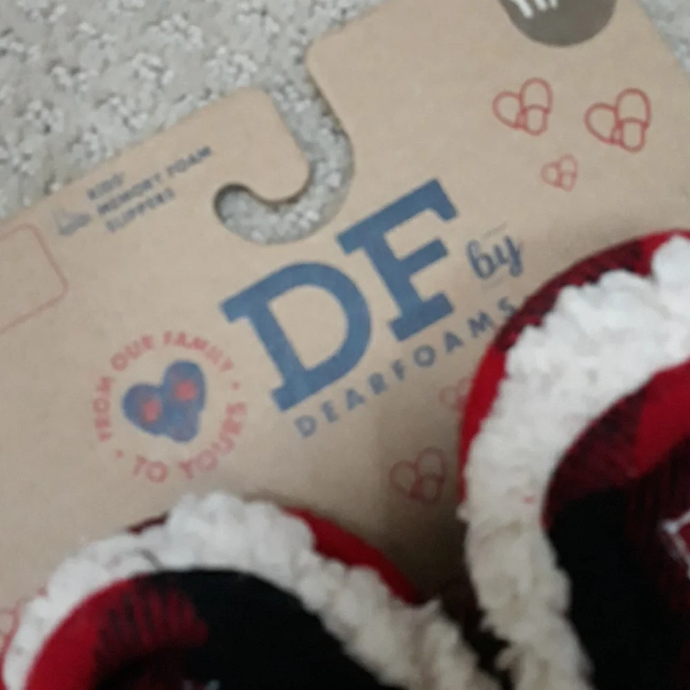 Dearfoams boys or girls Lil Bear slippers. 2 pairs. Size 11/12